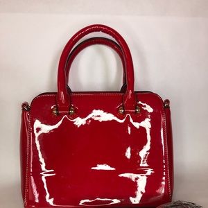 Red hand bag.